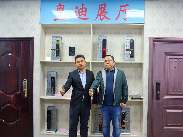 深思熟慮、共展宏圖：祝賀崔先生簽約皇迪西寧經(jīng)銷(xiāo)商