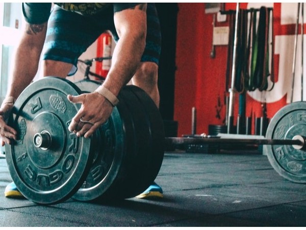 為了防止物品被偷，供電所洗手間裝上了指紋鎖