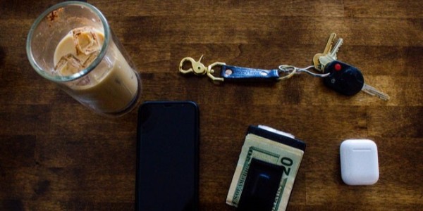 智能指紋鎖為什么還要留著機(jī)械鑰匙？